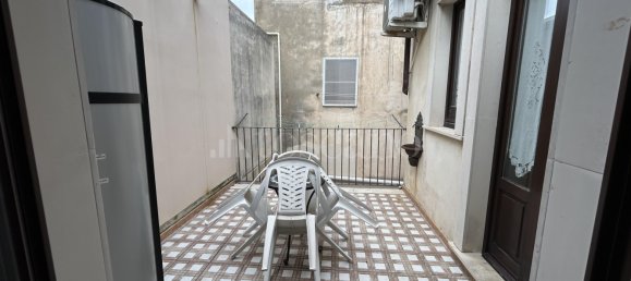 Здание с 12 комнатами в Сиракузы, Италия № 246675 27