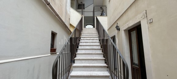 Здание с 12 комнатами в Сиракузы, Италия № 246675 12