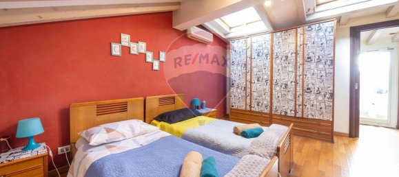 Квартира с 5 комнатами в Катания, Италия № 72745 5