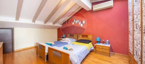 Квартира с 5 комнатами в Катания, Италия № 72745 4