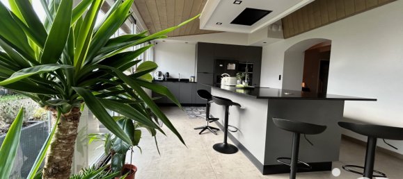 Villa de 7 dormitorios en Mey, France No. 252845 6