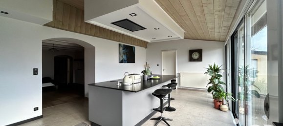 Villa de 7 dormitorios en Mey, France No. 252845 5