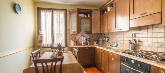 Casa de 5 divisões em San Prospero, Italy N.º 125774 3