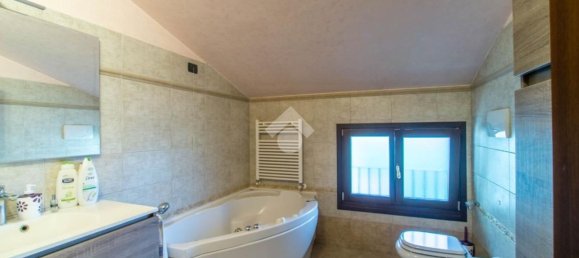 Casa de 5 divisões em San Prospero, Italy N.º 125774 12