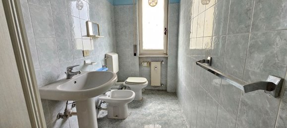 4 rooms Apartment in Genoa, Italy No. 228815 11