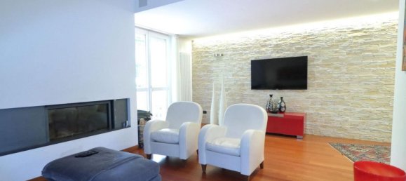 4 bedrooms Apartment in Treviolo, Italy No. 380811 13