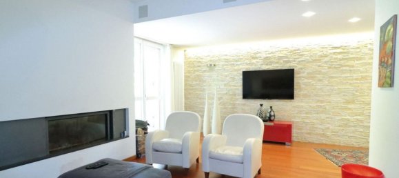 4 bedrooms Apartment in Treviolo, Italy No. 380811 14