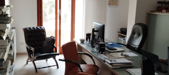 4-salle Appartement à Messina, Italy No. 75996 6