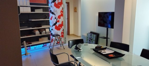 4-salle Appartement à Messina, Italy No. 75996 5