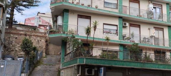 4-salle Appartement à Messina, Italy No. 75996 16