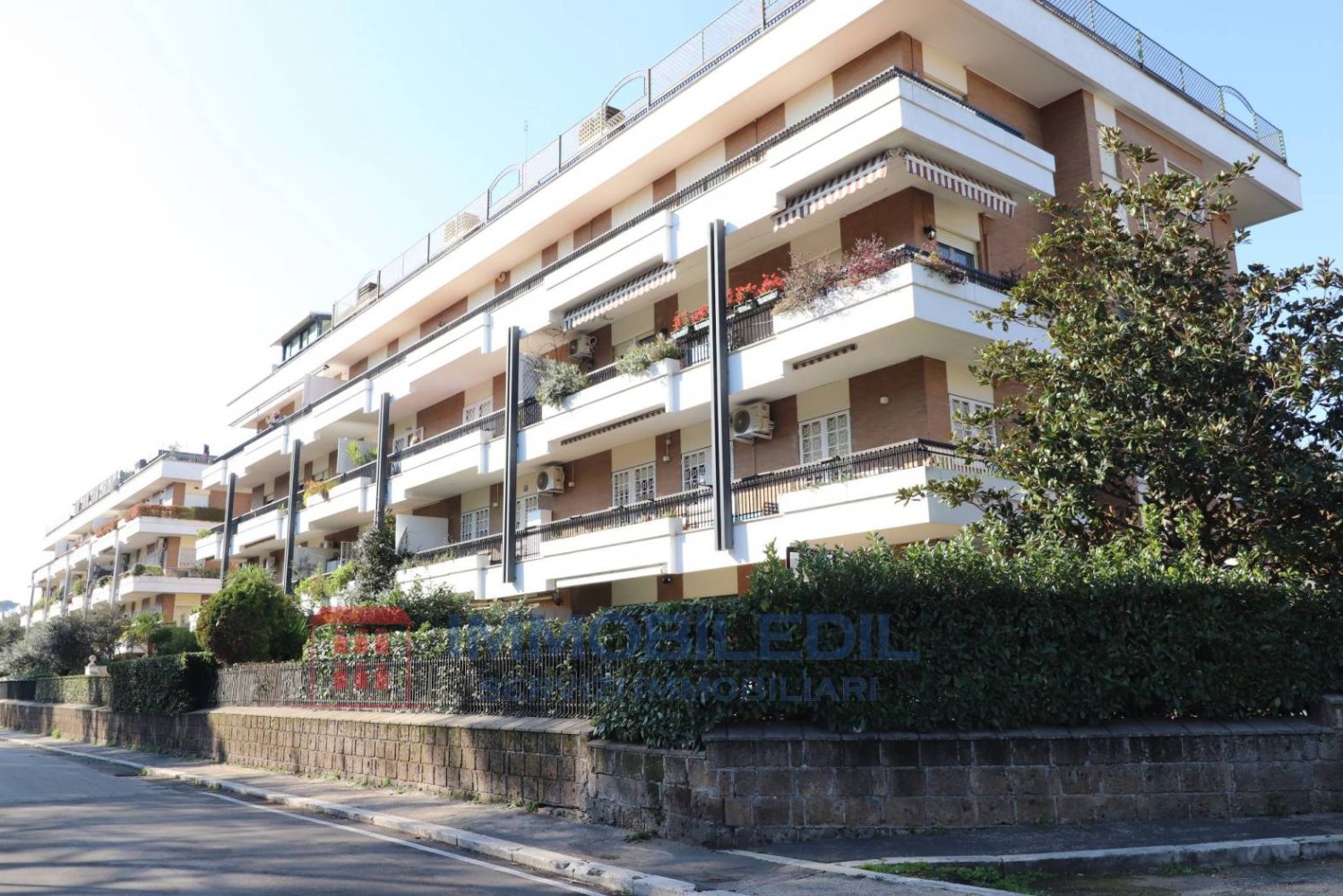 Квартира с 2 спальнями в Рим, Италия № 9650