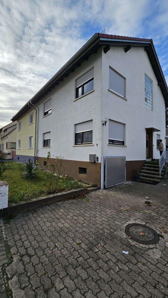 4 bedrooms Townhouse in Karlsruhe, Germany No. 45948