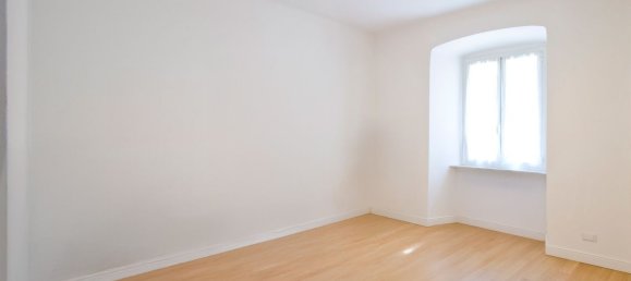 11-salle Appartement à Genoa, Italy No. 261380 4