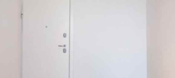 11-salle Appartement à Genoa, Italy No. 261380 7