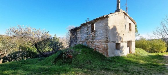 4 rooms House in San Severino Marche, Italy No. 90815 16