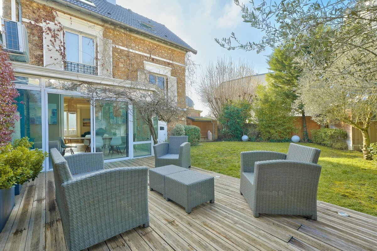 4 Schlafzimmer Schlösser in Garches, France, Nr. 130958