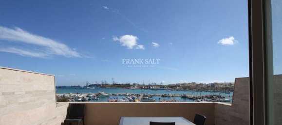 2 bedrooms Penthouse in Marsaxlokk, Malta No. 10773 2