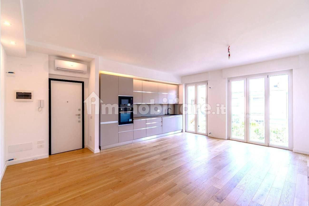 2 Schlafzimmer Wohnung in Arona, Italy, Nr. 272814