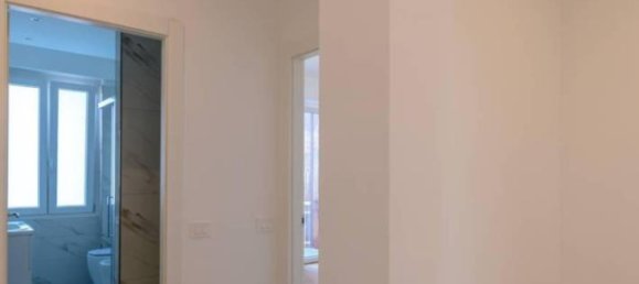 2 Schlafzimmer Wohnung in Arona, Italy, Nr. 272814 7