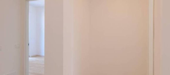 2 Schlafzimmer Wohnung in Arona, Italy, Nr. 272814 8