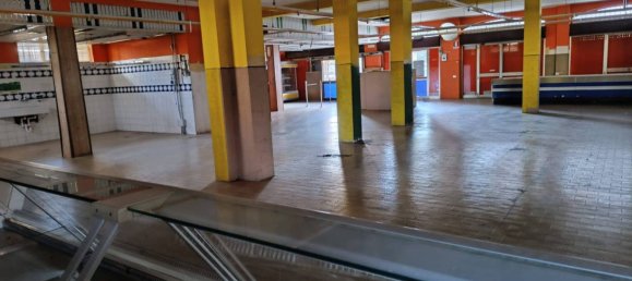 1 room Commercial property in Varese, Italy No. 155068 2