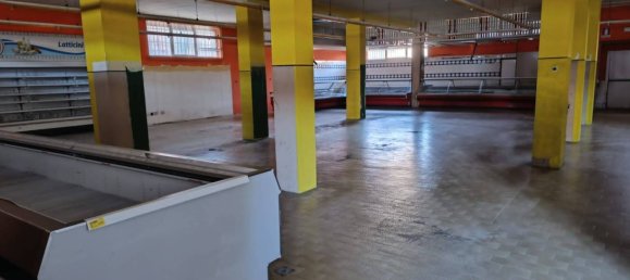 1 room Commercial property in Varese, Italy No. 155068 10