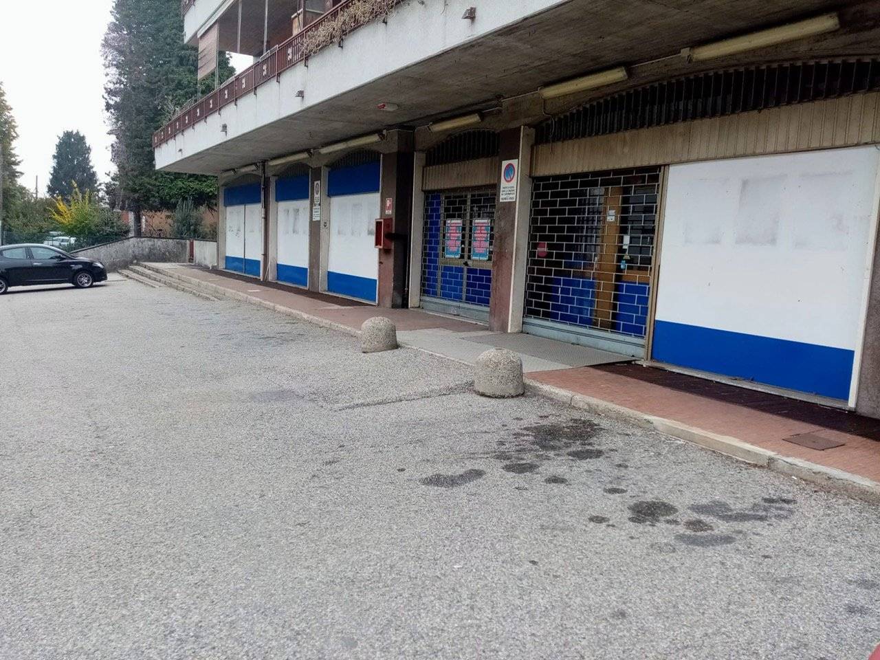 1 room Commercial property in Varese, Italy No. 155068