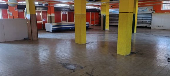 1 room Commercial property in Varese, Italy No. 155068 4