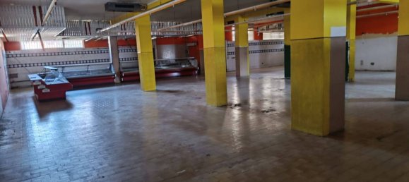 1 room Commercial property in Varese, Italy No. 155068 9