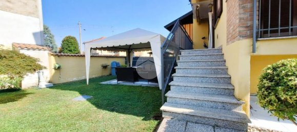 3 Schlafzimmer Villa in Mesero, Italy, Nr. 373150 2