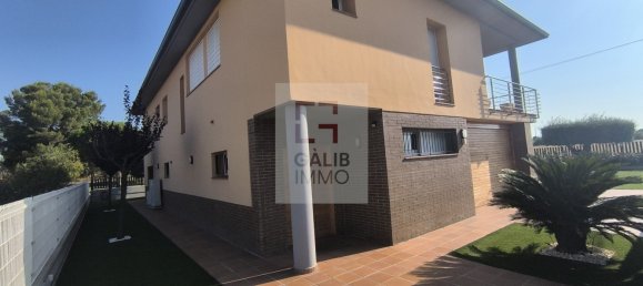 4 bedrooms House in Vilamalla, Spain No. 142152 12