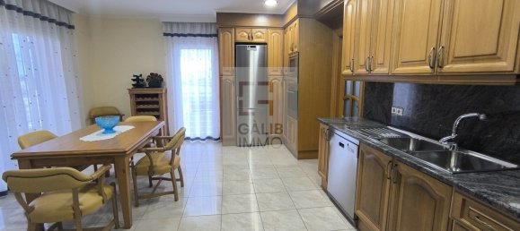 4 bedrooms House in Vilamalla, Spain No. 142152 9