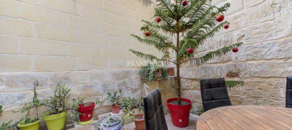 2 bedrooms Townhouse in Hamrun, Malta No. 8385 3