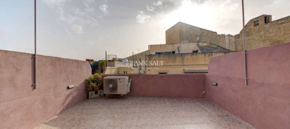 2 bedrooms Townhouse in Hamrun, Malta No. 8385 10