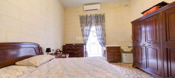 2 bedrooms Townhouse in Hamrun, Malta No. 8385 5