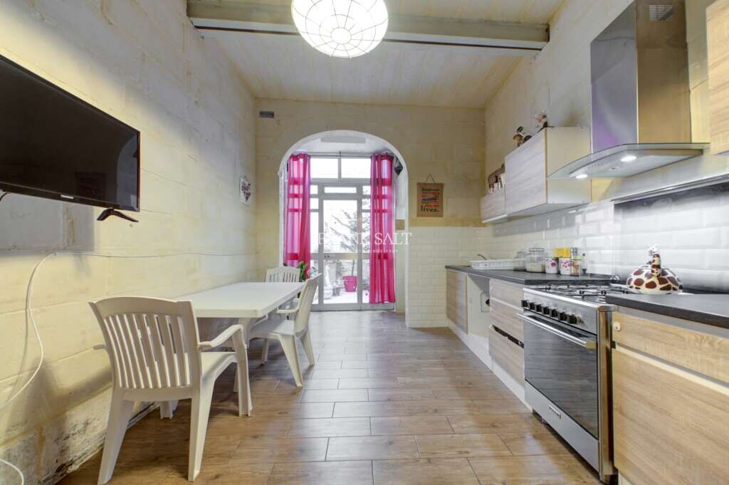 2 bedrooms Townhouse in Hamrun, Malta No. 8385