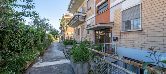 Пентхаус с 2 комнатами в Чампино, Италия № 17859 33