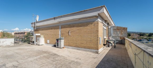 Пентхаус с 2 комнатами в Чампино, Италия № 17859 25