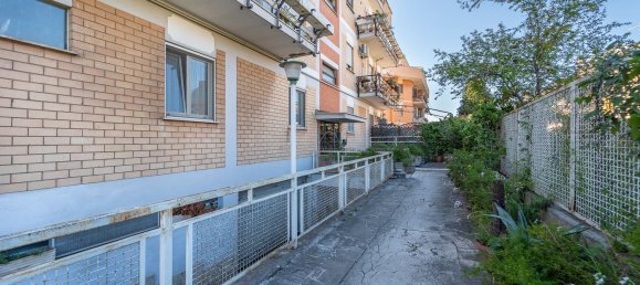 Пентхаус с 2 комнатами в Чампино, Италия № 17859 11