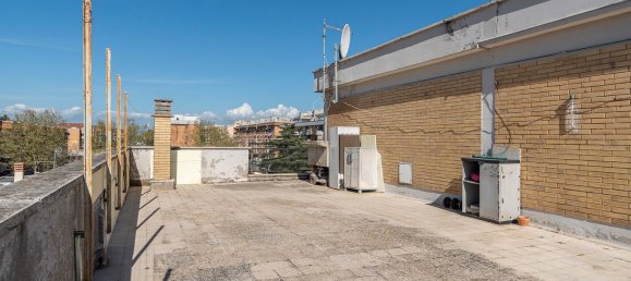 Пентхаус с 2 комнатами в Чампино, Италия № 17859 27