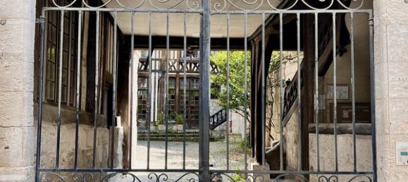 1 bedroom Apartment in Rouen, France No. 358793 2