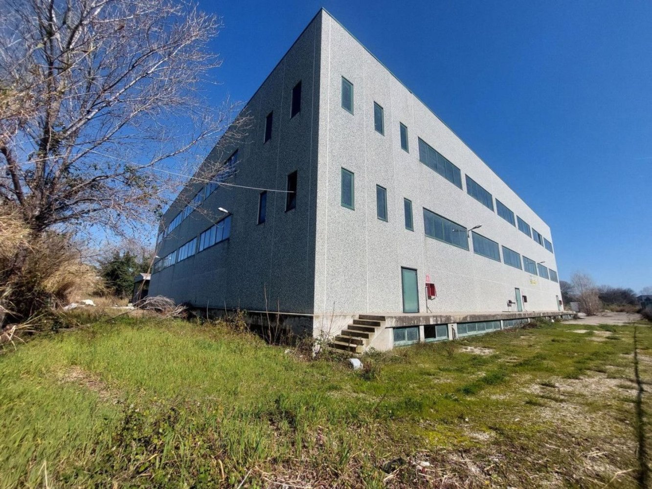 Armazém em Giulianova, Italy 6900 m² N.º 376284