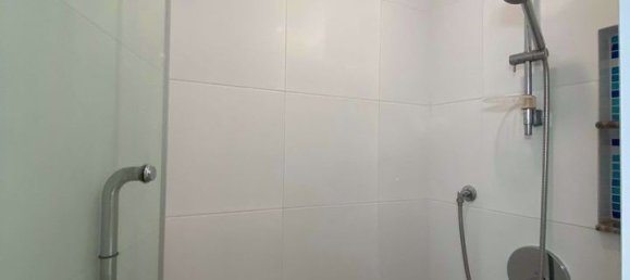 Apartamento com 2 quartos em condomínio em Phra Khanong, Thailand N.º 9381 9