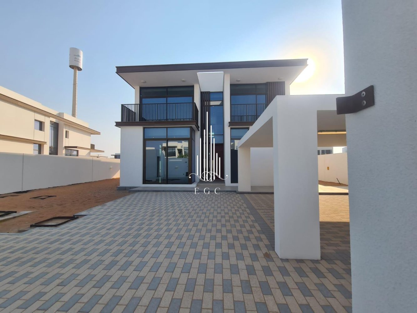 5 bedrooms Villa in Abu Dhabi, UAE No. 40055