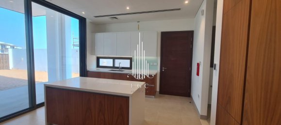 5 bedrooms Villa in Abu Dhabi, UAE No. 40055 18