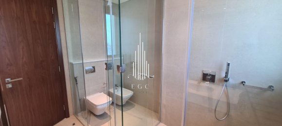 5 bedrooms Villa in Abu Dhabi, UAE No. 40055 21