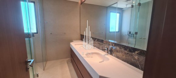 5 bedrooms Villa in Abu Dhabi, UAE No. 40055 23