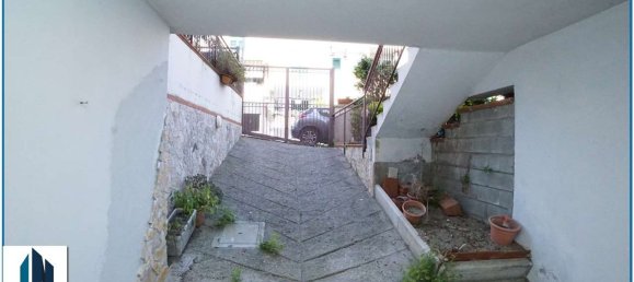 5 غرف نوم شقة في Messina, Italy رقم 318455 4