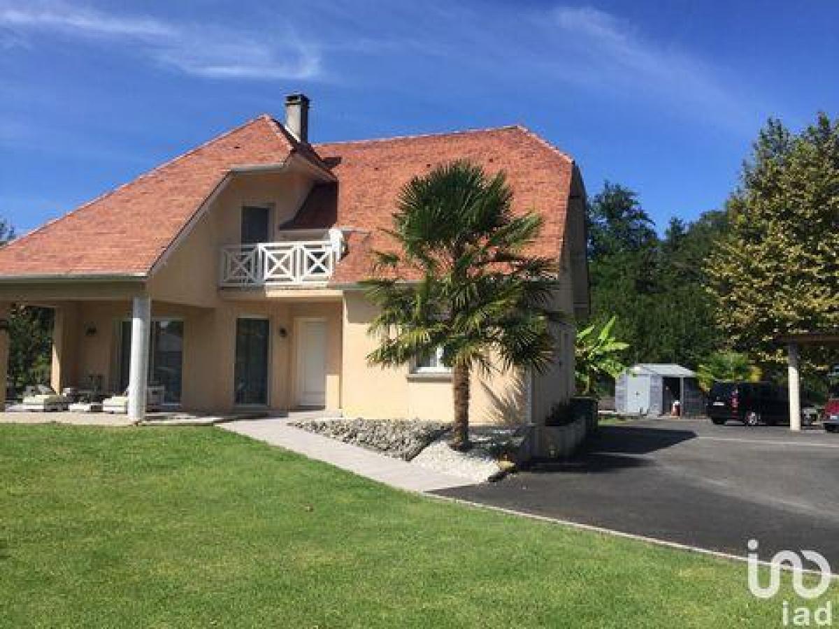 4 bedrooms House in Pau, France No. 3917