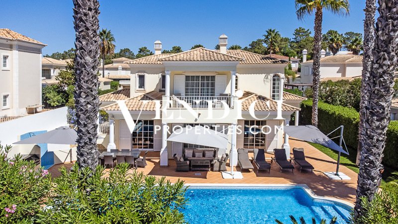 4 Schlafzimmer Villa in Almancil, Portugal, Nr. 213089